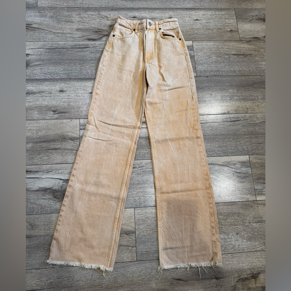 Zara women’s wide leg yellow- orange acid wash color jeans. Size 2